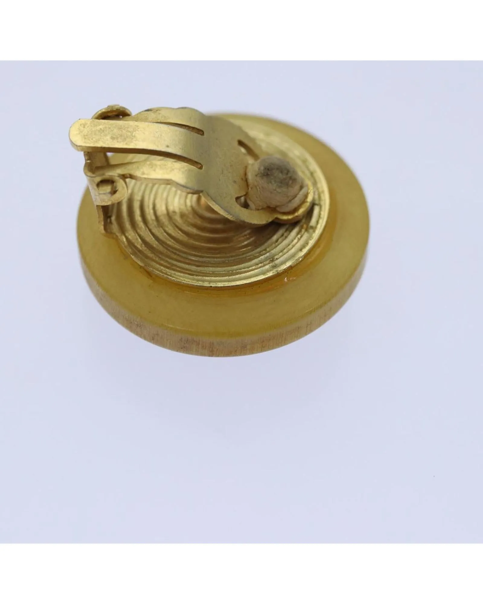 Beige Auth Earring with Elegant Design