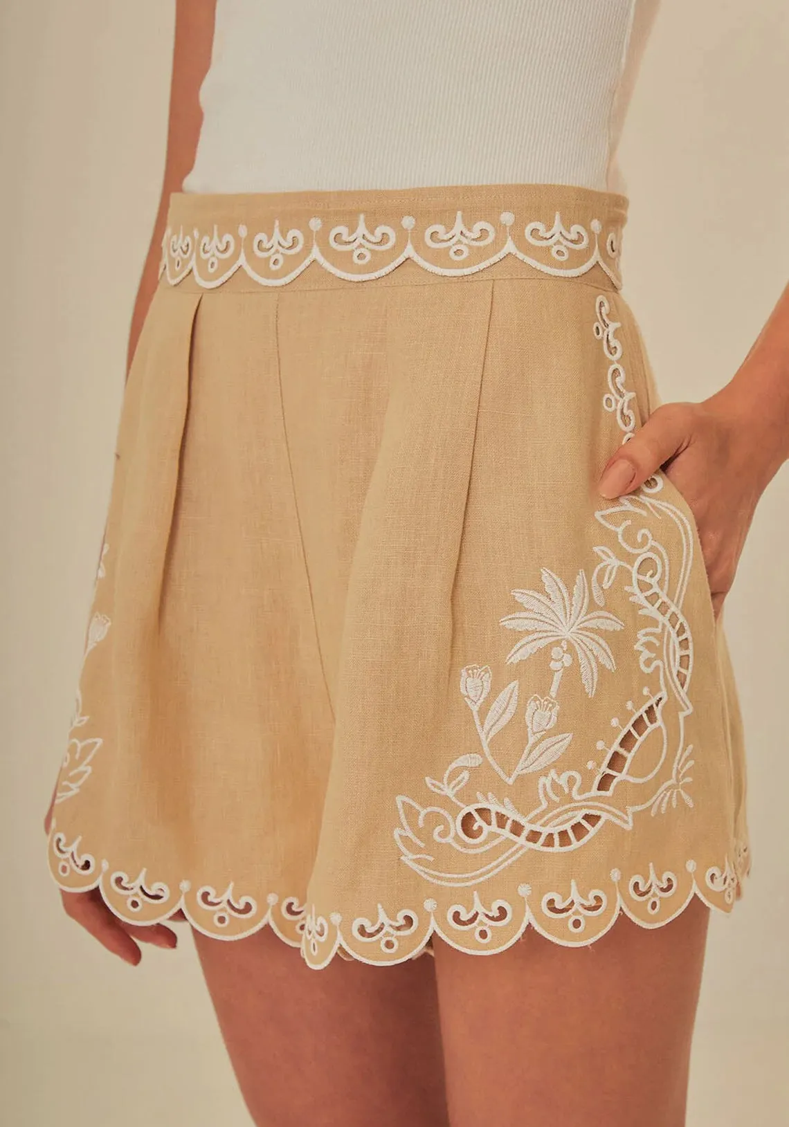 KHAKI EMBROIDERED SHORT